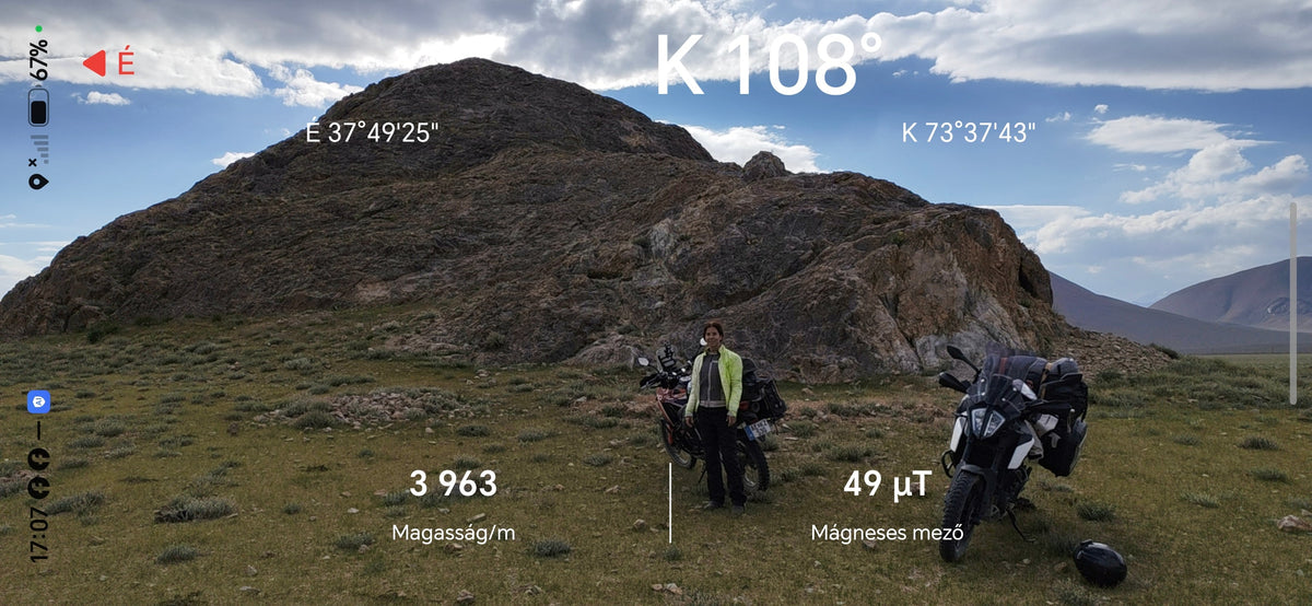 Honor Compass magasságmérési képernyőkép 3963 méteren a Pamír Highway-en, ahol a szikla szélárnyékában ebédeltünk.