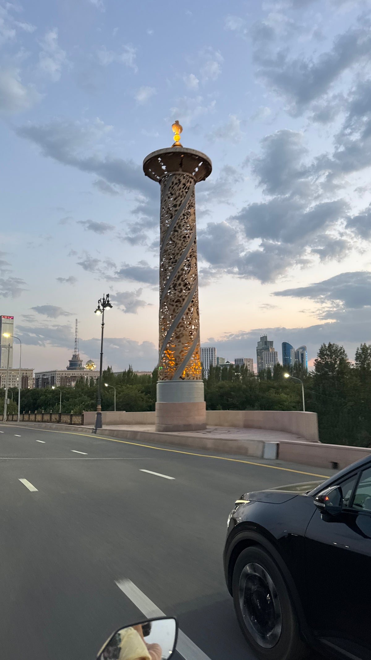 Asztanában készült városi útinaplófotó a Pamír Highway 2026 túrán.