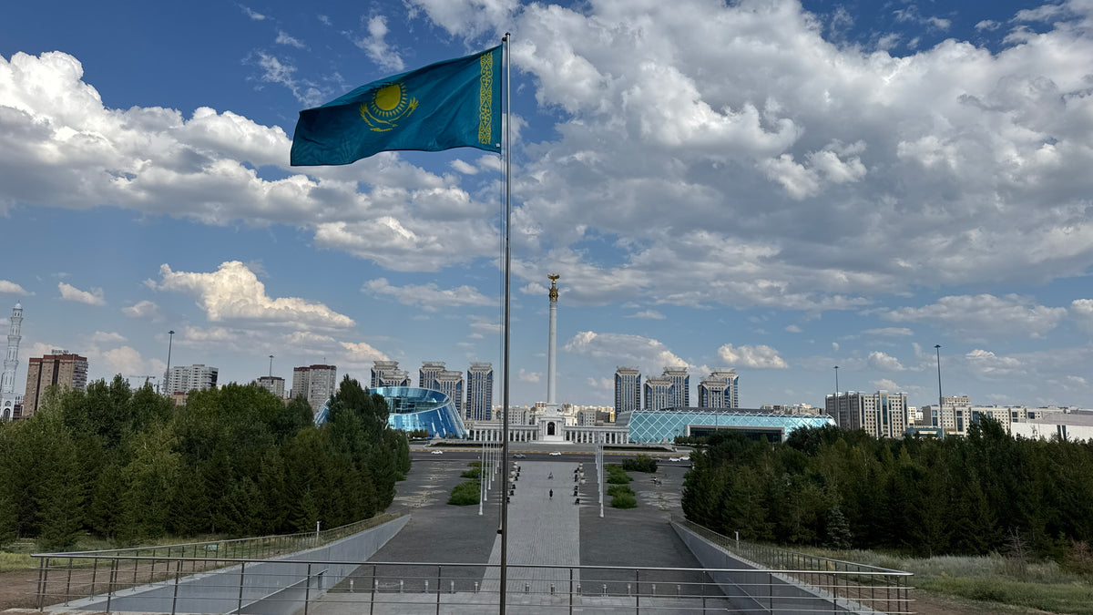 Asztanában készült városi útinaplófotó a Pamír Highway 2026 túrán.