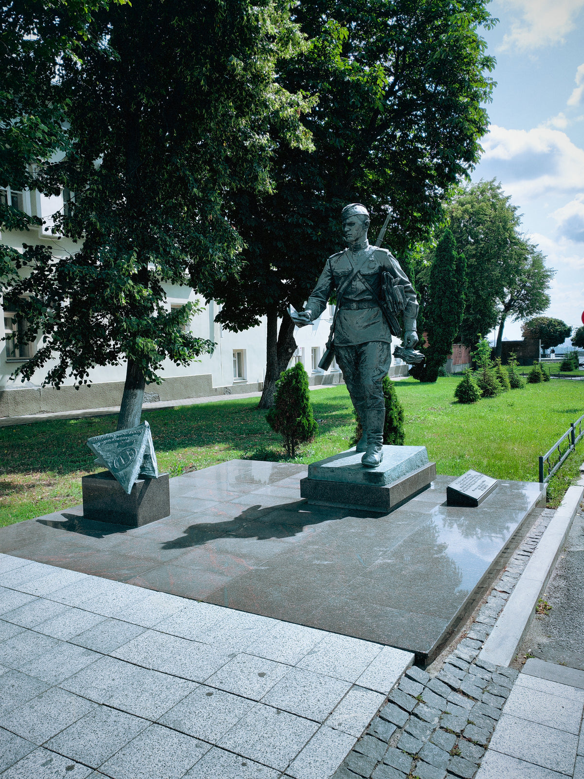 A Frontovoj pochtalyon, vagyis a Fronti postás emlékmű Voronyezsben.