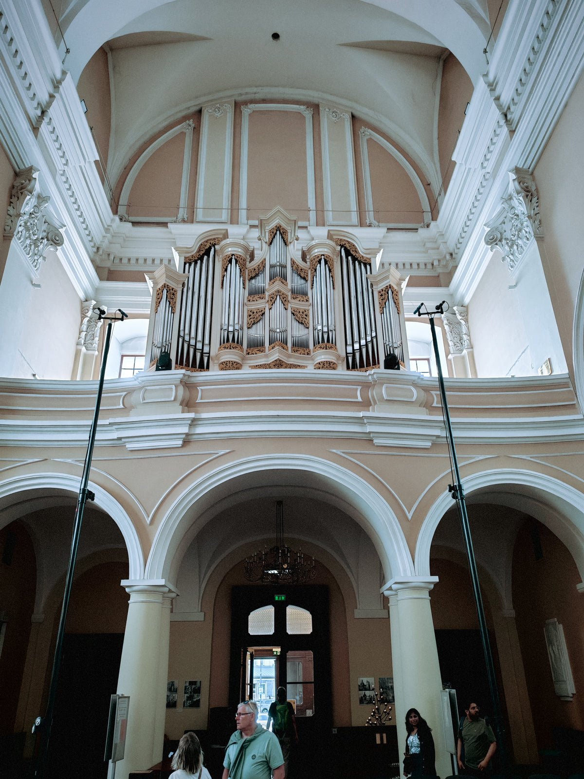 Nagy templomi orgona Vilnius egyik történelmi templomában.